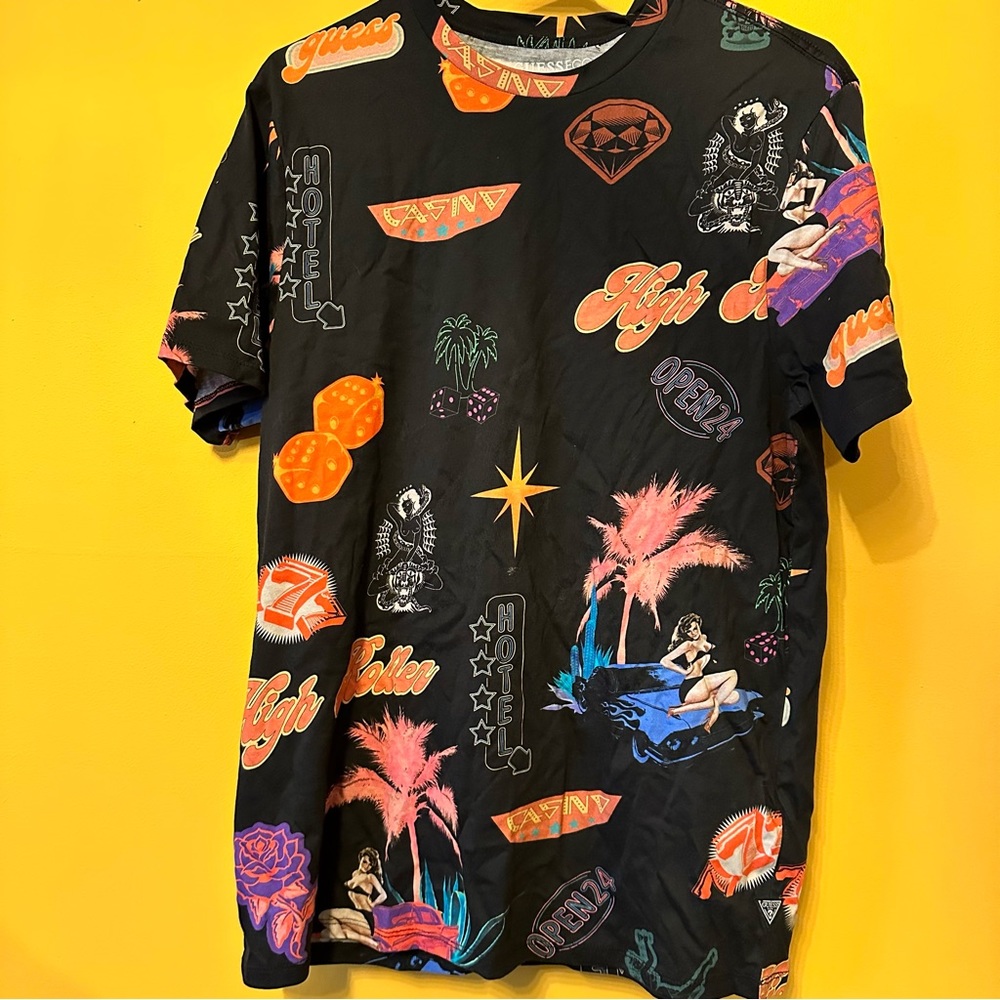 NWT Men’s GUESS Casino Print Tee